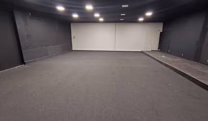 Ponto comercial com infraestrutura para escola/igreja com 645m² para locação no Jardim Santana em Americana SP R$ 5.500,00