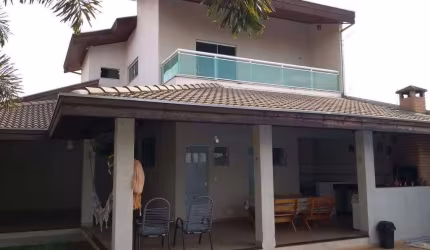 Casa de Luxo: 4 Quartos, 2 Suítes, 2 Salas, 5 Banheiros, 2 Vagas na Jardim Souza Queiroz, Santa Bárbara D'Oeste-SP (250m²)