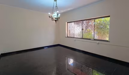 Casa Comercial para Locação na Vila Frezzarim, Americana-SP: 5 Salas, 3 Banheiros, 100m² de Área