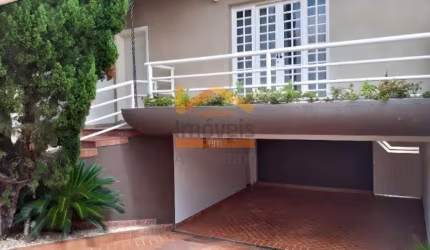Casa à venda em Americana-SP, no bairro Werner Plaas: 4 quartos, 1 suíte, 4 banheiros, 4 vagas de garagem, 230m².