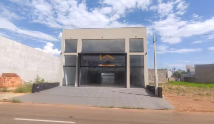 Salão comercial disponível para locação em avenida movimentada em Santa Bárbara d'Oeste