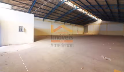 Salão industrial de 1.000m² com doca para caminhões em condomínio fechado com portaria 24 hs R$ 9.700,00