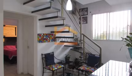 Lindo apartamento Duplex no bairro Catharina Zanaga