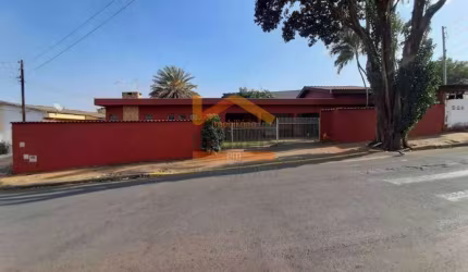 Casa Comercial a venda No bairro Jardim Ipiranga Próximo Ao Botânico em Americana SP