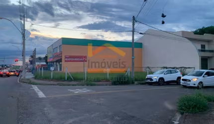 Terreno disponível para locação com 357m² em avenida movimentada no Jardim Dona Regina em Santa Bárbara d'Oeste