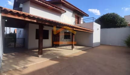 Casa de luxo para venda ou locação em Americana-SP, Parque Novo Mundo: 3 quartos, 1 suíte, 4 banheiros, 4 vagas, 279m².