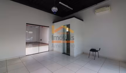 Casa Comercial para Locação em Americana-SP na Vila Santa Catarina: 4 Salas, 2 Banheiros, 76m² de Área!