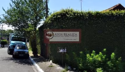 Casa térrea com edícula à venda em Jardim Esmeralda Região da Cidade Dutra SP. 300m², 3 dormitórios, 2 banheiros, 4 Vagas de garagem por R$800.000. Oportunidade!