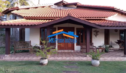 Excelente Casa Cond. Vila Velha 2850 m² terreno  430 m² Construção