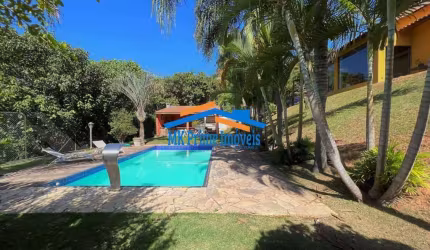 Fazendinha - 4d/2s TÉRREA privativa. Natureza, gourmet, piscina e VISTA!