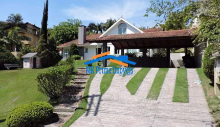 Linda casa reformada 3 dorm. 2 suítes + lazer Condomínio Euroville