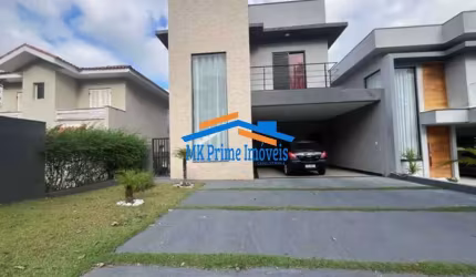 Casa em condomínio 290m² com 3 suítes no New Ville.