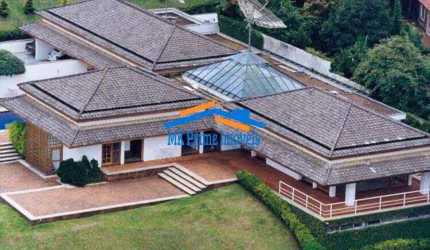 Maravilhosa casa Térrea com 1300m²área construída na Serra da  Cantareira.