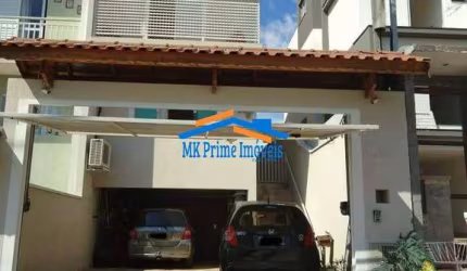 Lindo Sobrado com 3 Dormitórios sendo 1 Suíte e 3 Vagas de Garagem.