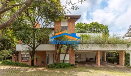 Casa em Condomínio em Jardim Cordeiro com 1.100m², 4 suítes, 5 vagas!