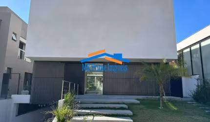 Casa em Condomínio a Venda sendo 4 suítes, 7 Vagas no Villa Solaia.
