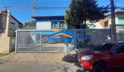 Linda Casa assobradada com 4 dormitórios, 300 m² total, piscina!