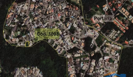 Cond. Golf Village (LOTE) 578,70 m² alto em declive, com linda vista!