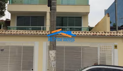 Excelente Sobrado com 3 Dormitórios sendo 1 Suíte e 4 Vagas de Garagem.
