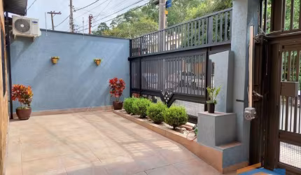Casa Semi Térrea - Adalgisa - 4 Dormitórios sendo 1 Suíte - Edícula