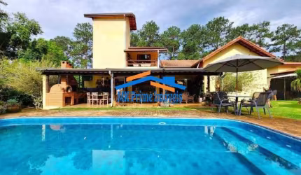 Casa Térrea 360 m² - 3 Suítes - Lazer Completo - Pinheiros Tênis Village
