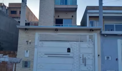 Sobrado com 3 dormitórios e 2 banheiros à Venda, 205 m² - Jandira.