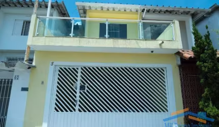 Ótimo Sobrado com 3 Dormitórios sendo 1 Suíte e 2 Vagas de Garagem.