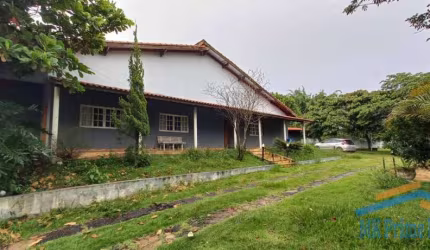Chácara 5.800 m², 05 residências e 02 salões comercial - Prox. ao Centro.