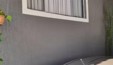 Sobrado com 3 Dormitórios, Suíte e Área para Churrasqueira.