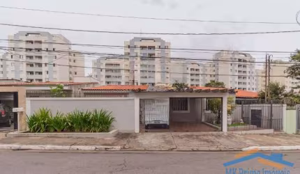 Ótima Casa Térrea com 3 Dormitórios e 3 Vagas de Garagem.