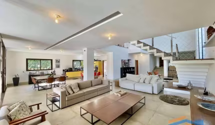 Cond. Vintage - Casa de 600m² com 6 Suítes e Infraestrutura Completa.