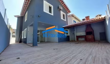 Casa com 4 Dormitórios/1 Suíte - Granja Viana - Res. das Flores