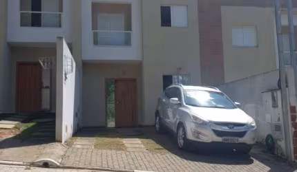 Casa com 03 dormitórios sendo 1 suite vaga para 2 carros - Financia