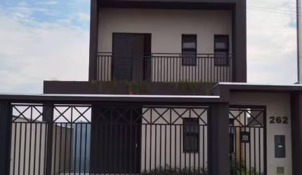 Casa com Arquitetura Diferenciada e Vista Livre em Cajamar