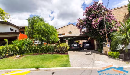 Excelente Casa no Alphaville 9 - estilo casa de praia com 420m² de Terreno.