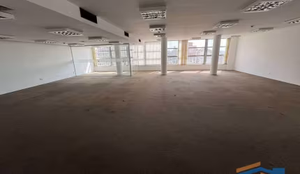 Sala comercial com 256,23m² no Centro de São Paulo.