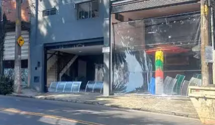 Galpão para Venda com 420m² e Pé Direito com 9mt em CARAPICUÍBA.