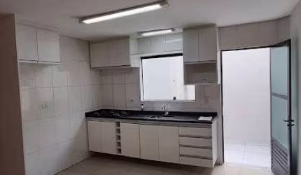 Sobrado em Condomínio no Bairro Jardim Veloso - 2 Dormitórios