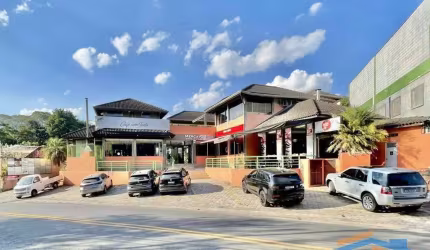 Galeria Mercato Granja Viana - Centro comercial c/ 16 lojas e 21 vagas!