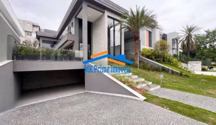 Casa em Condomínio à Venda no Genesis II com 4 Quartos e 5 banheiros, 490m²
