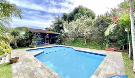 Cond Euroville - 4 dorms / 2 sts, linda, vista, lareira, piscina, gourmet!