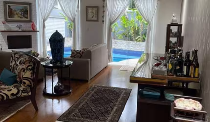 VENDE Casa em Condomínio com 205m² de A.C , 03 Quartos e 01 Suíte RES. 11.