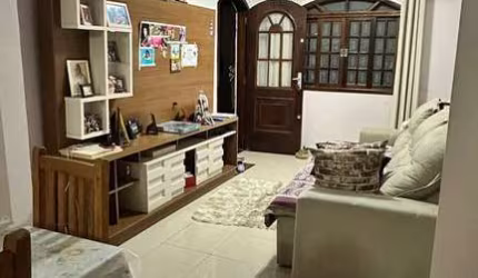 Excelente Casa Térrea com 3 Dormitórios e 2 Vagas de Garagem.