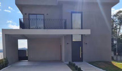 Casa em Condomínio de 255m², 03 Quartos, Sendo e 01 Suíte- COTIA.
