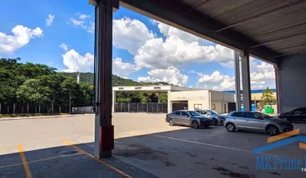 GALPÃO 2700m² Pé Direito 12m Piso 6T/m² p/ Locação em condominio Barueri/SP