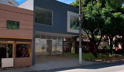 Loja comercial com renda à venda, 281,32 m² ao lado do metrô Vila Prudente!