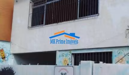 Excelente Casa Assobradada com 3 Dormitórios e 4 Vagas no Jd das Flores.