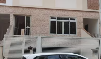 Casa Assobradada com 130m² A,C. 03 Quartos, sendo 01 Suíte- UMUARAMA-OSASCO