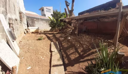 Sobrado com 4 dormitórios em Carapicuíba Centro.