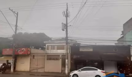 2 Salões Comerciais com 2 Casas no Fundo, para Renda ou Construção!